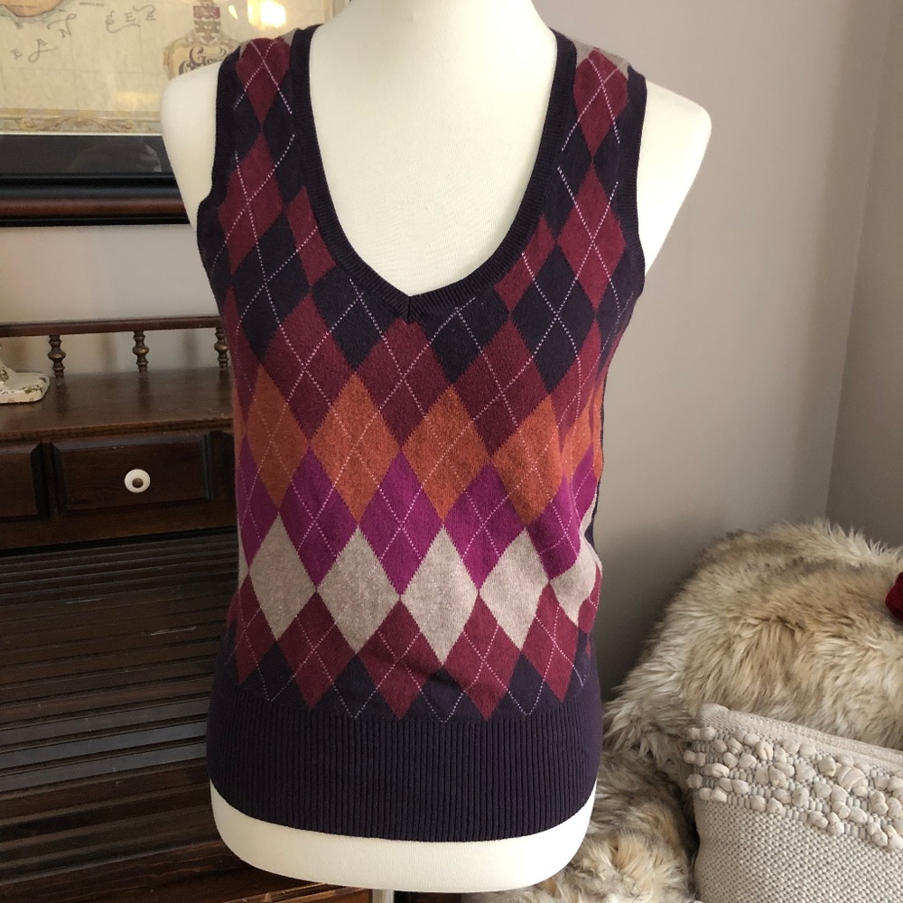 LIMITED SWEATER VEST
